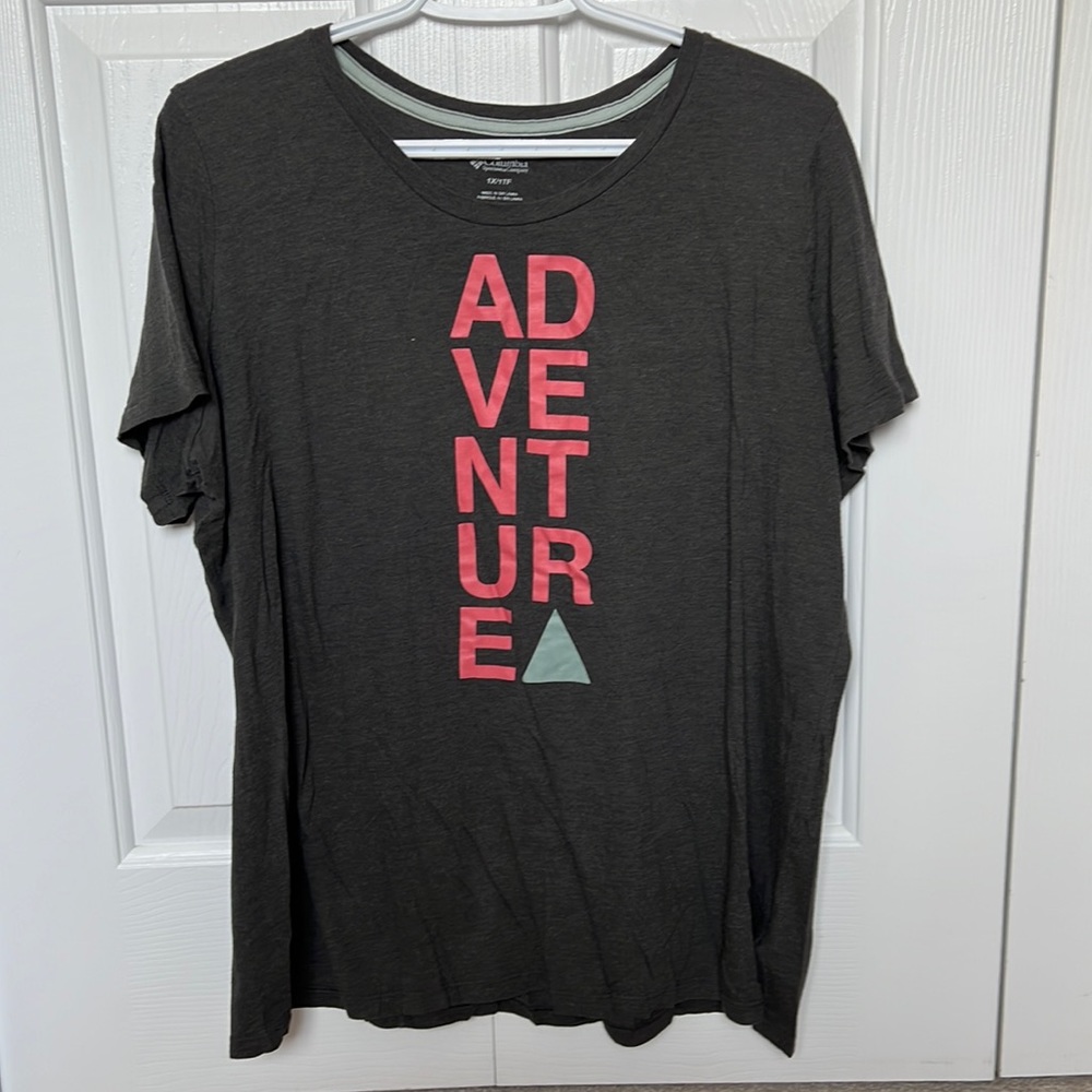 Columbia t-shirt